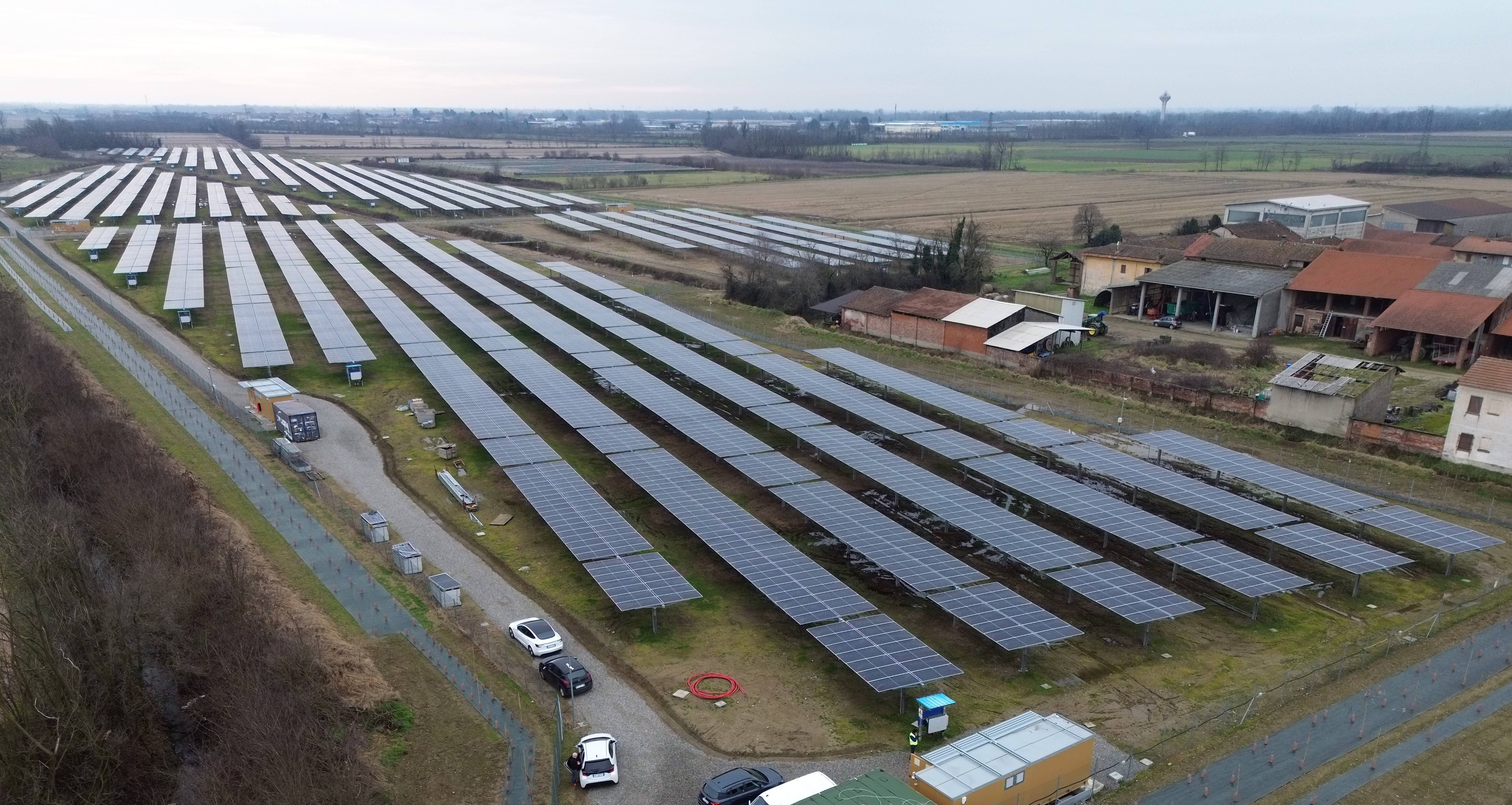 Caltignaga Solar Park MET Group Photo